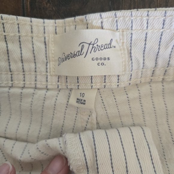 Universal Thread Cream Ribbed High-Rise Shorts - Picture 4 of 6